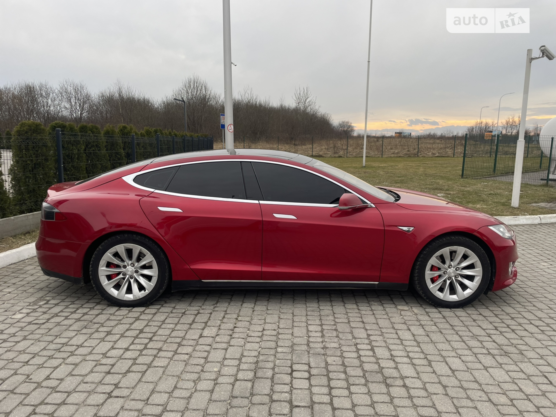 2014 Tesla Model S - мініатюра 10