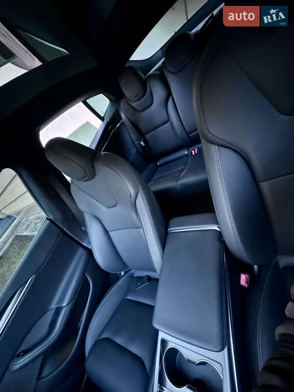 Лифтбек Tesla Model S 2021 в Киеве