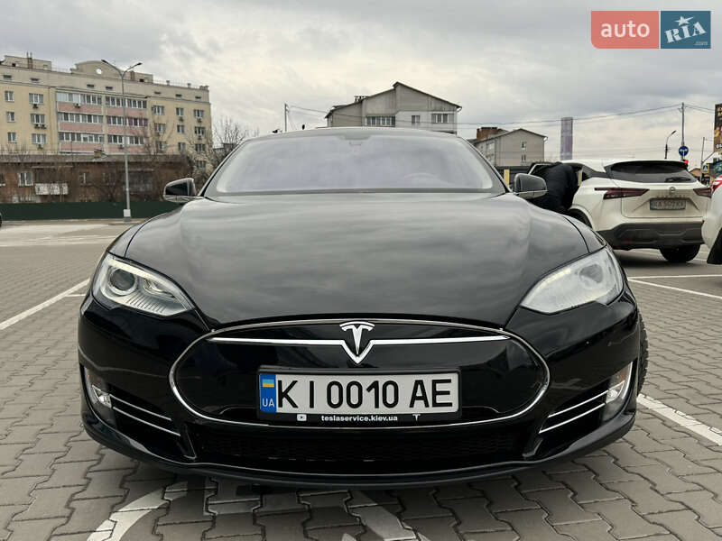 Ліфтбек Tesla Model S 2014 в Києві