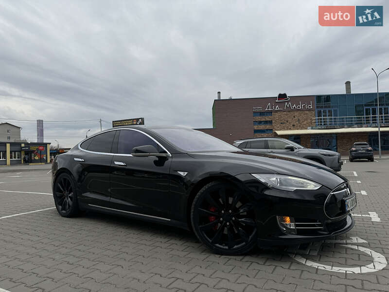 Ліфтбек Tesla Model S 2014 в Києві