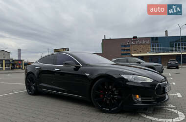 Лифтбек Tesla Model S 2014 в 