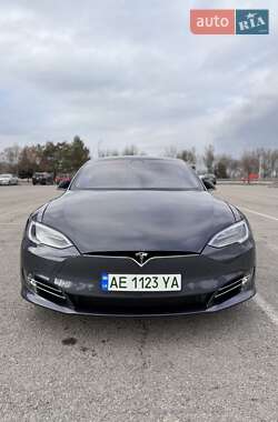 Лифтбек Tesla Model S 2018 в Днепре
