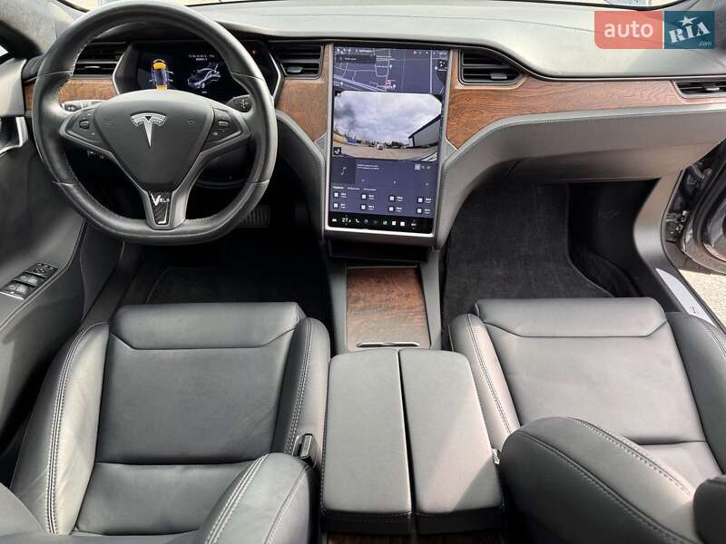 Лифтбек Tesla Model S 2018 в Днепре