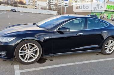 Ліфтбек Tesla Model S 2016 в Києві