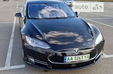 Ліфтбек Tesla Model S 2016 в Києві