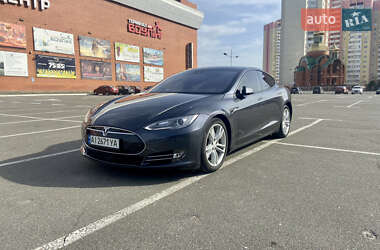 Лифтбек Tesla Model S 2015 в 