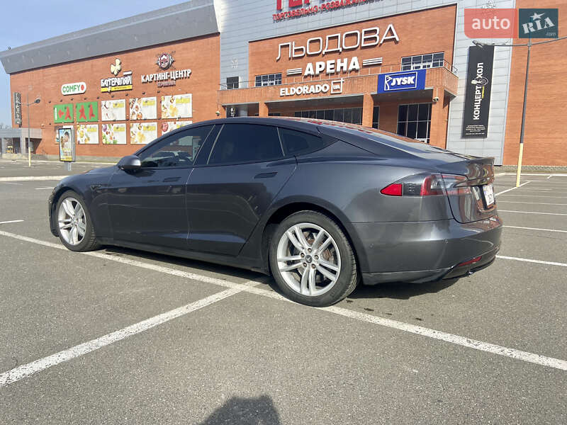 Ліфтбек Tesla Model S 2015 в Броварах