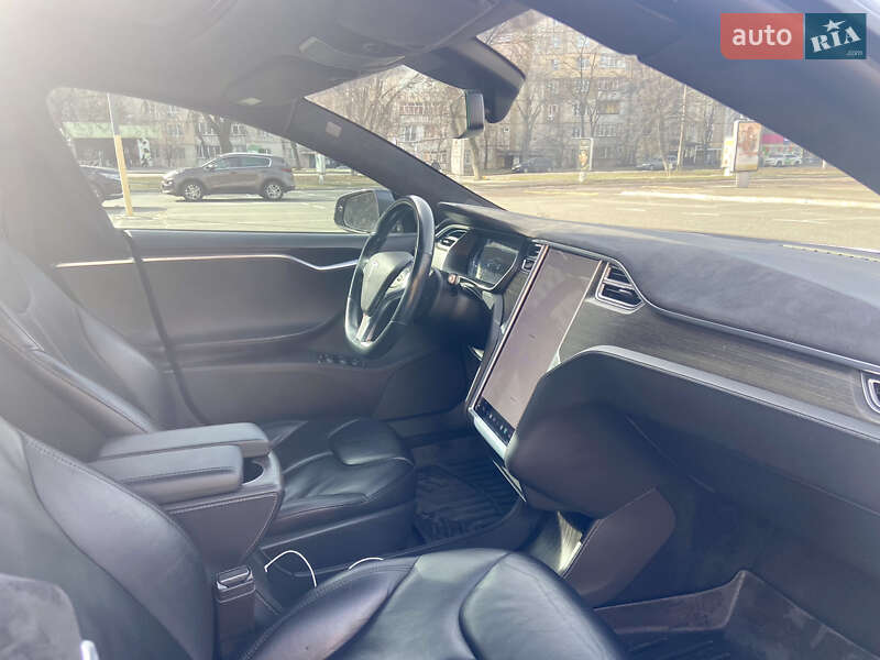 Ліфтбек Tesla Model S 2015 в Броварах