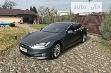 Ліфтбек Tesla Model S 2017 в Ірпені