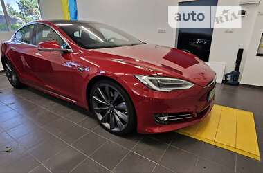 Лифтбек Tesla Model S 2018 в Житомире