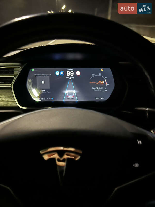 Ліфтбек Tesla Model S 2015 в Харкові