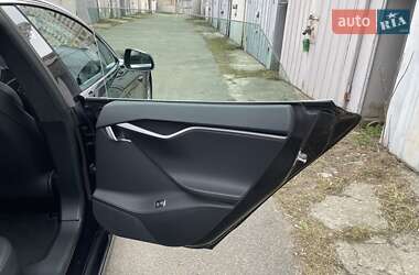 Лифтбек Tesla Model S 2018 в Киеве