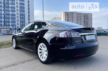 Лифтбек Tesla Model S 2018 в Черкассах