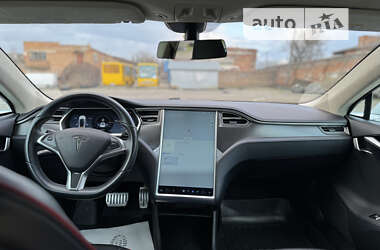 Ліфтбек Tesla Model S 2013 в Дубні