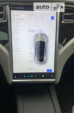 Лифтбек Tesla Model S 2016 в Киеве