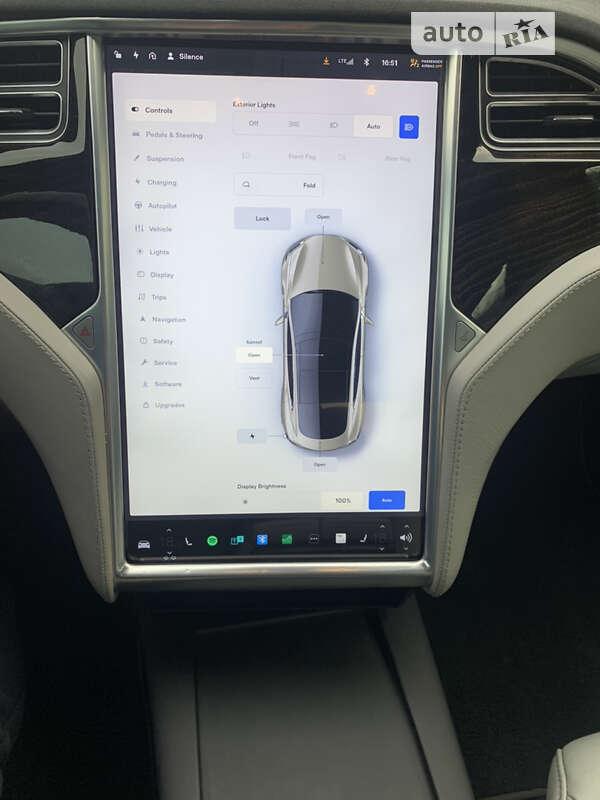 Лифтбек Tesla Model S 2016 в Киеве