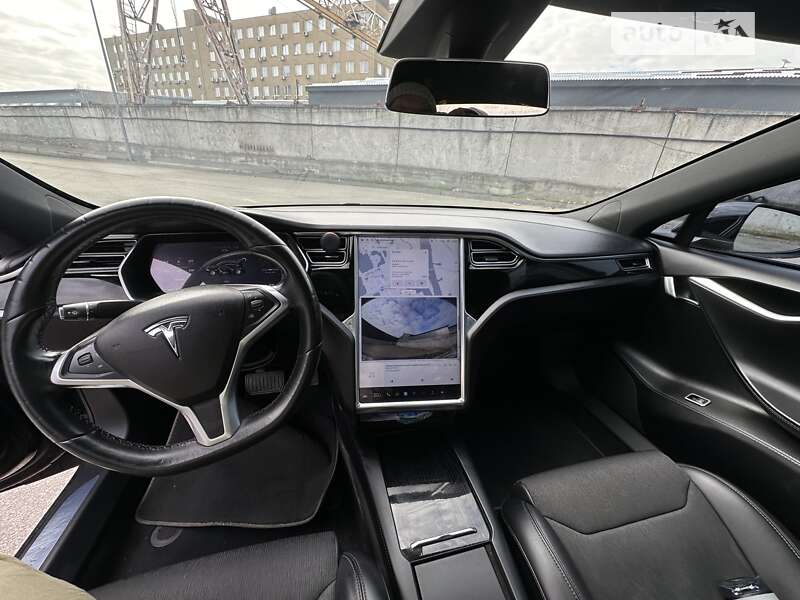Лифтбек Tesla Model S 2017 в Киеве