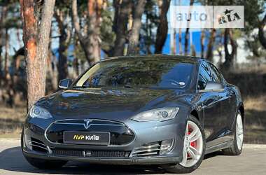 Ліфтбек Tesla Model S 2014 в Києві