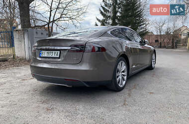 Лифтбек Tesla Model S 2015 в Полтаве