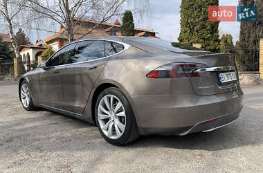 Лифтбек Tesla Model S 2015 в Полтаве
