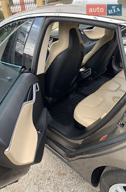 Лифтбек Tesla Model S 2015 в Полтаве