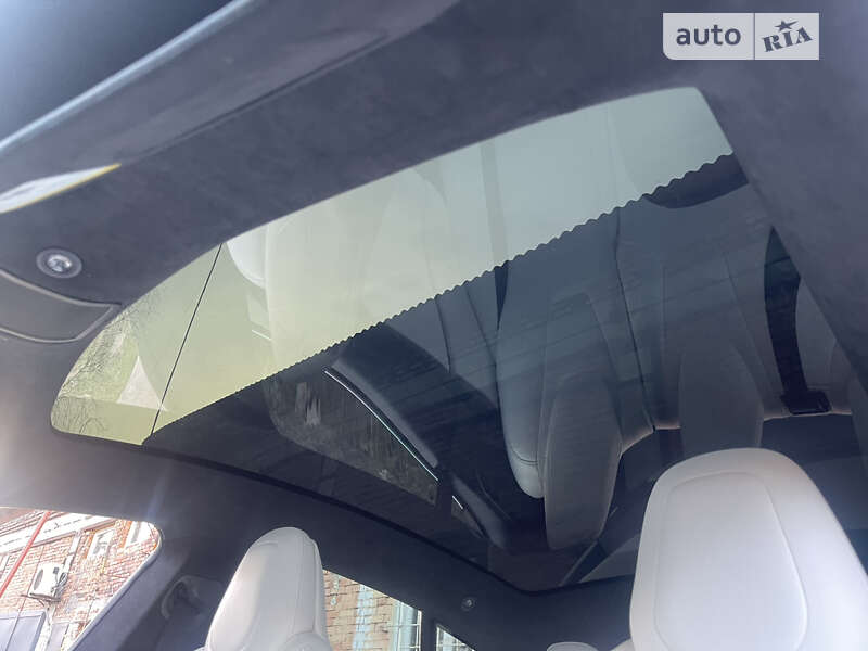 Ліфтбек Tesla Model S 2019 в Стрию
