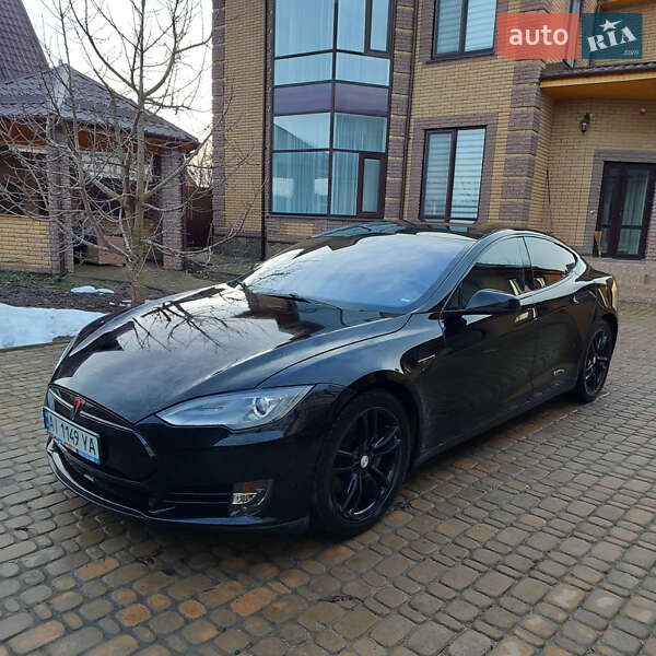 Лифтбек Tesla Model S 2015 в Киеве
