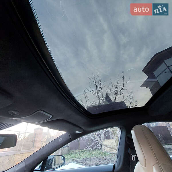 Лифтбек Tesla Model S 2015 в Киеве