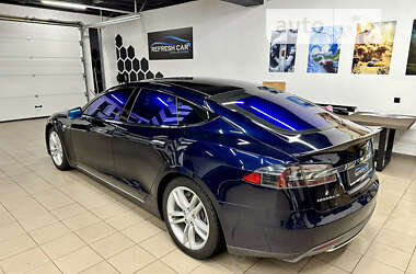 Лифтбек Tesla Model S 2014 в Иршаве