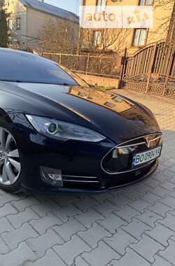 Лифтбек Tesla Model S 2015 в Тернополе