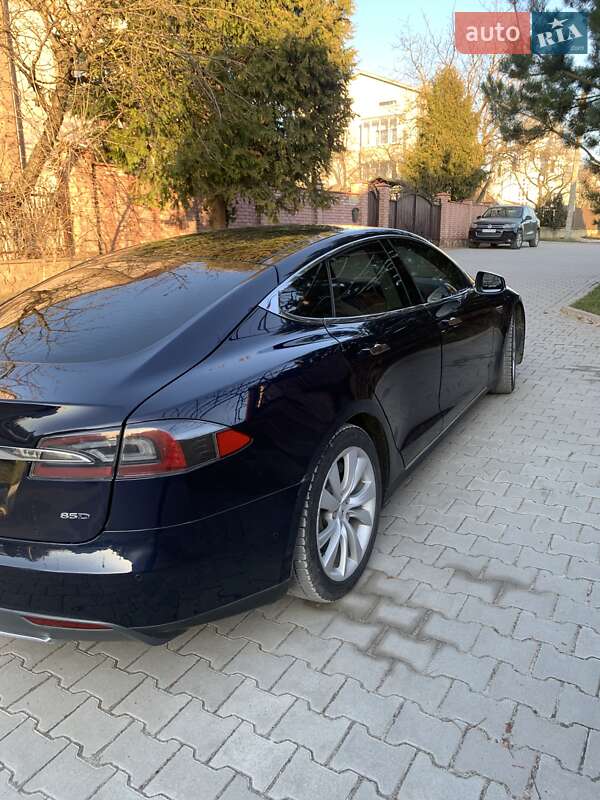 Лифтбек Tesla Model S 2015 в Тернополе