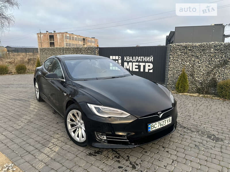 Ліфтбек Tesla Model S 2018 в Івано-Франківську