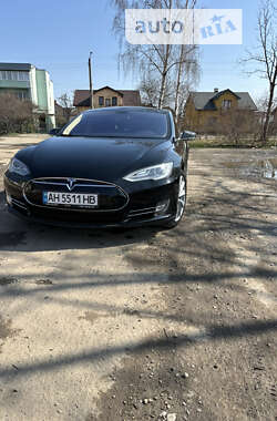 Ліфтбек Tesla Model S 2014 в Івано-Франківську