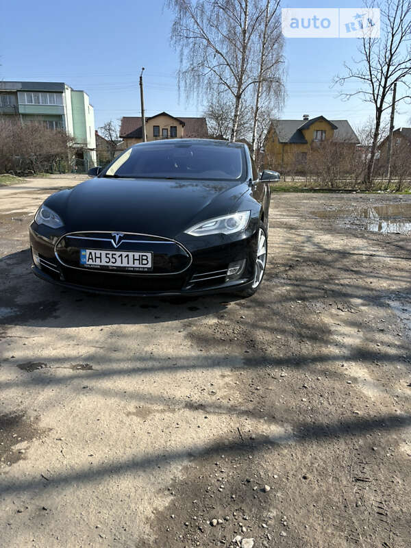 Лифтбек Tesla Model S 2014 в Ивано-Франковске