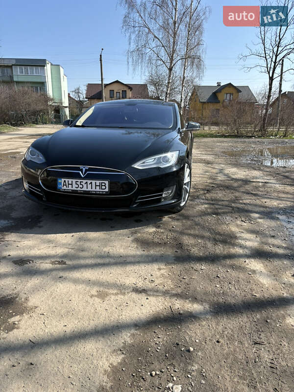 Лифтбек Tesla Model S 2014 в Ивано-Франковске