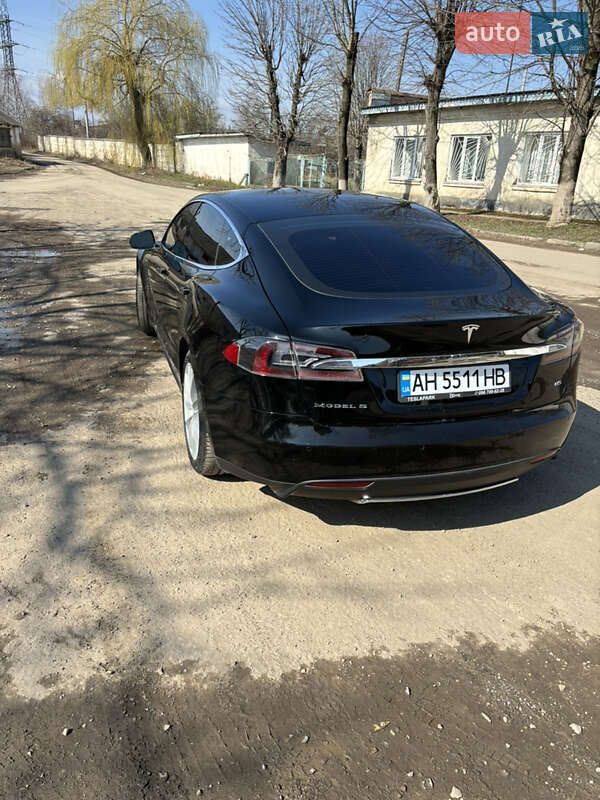 Лифтбек Tesla Model S 2014 в Ивано-Франковске