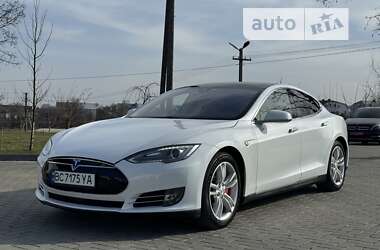 Лифтбек Tesla Model S 2015 в Золочеве