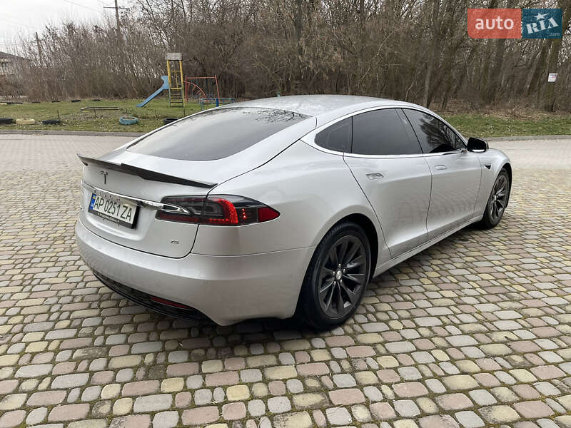 Лифтбек Tesla Model S 2017 в Запорожье