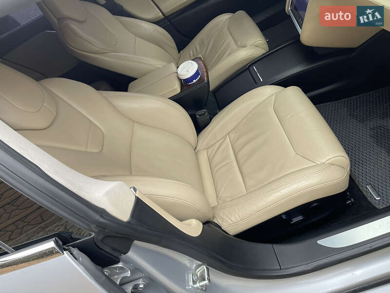 Лифтбек Tesla Model S 2017 в Запорожье