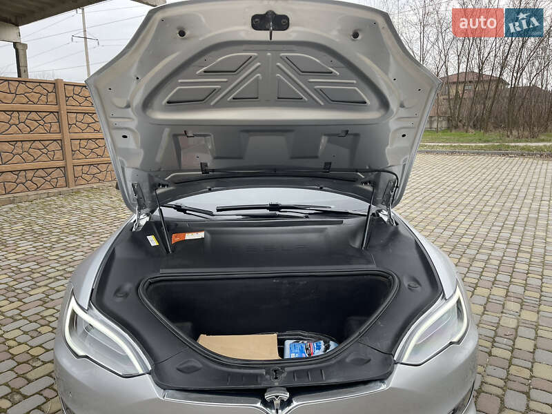 Лифтбек Tesla Model S 2017 в Запорожье