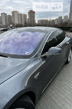 Лифтбек Tesla Model S 2014 в Киеве