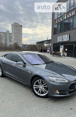 Лифтбек Tesla Model S 2014 в Киеве