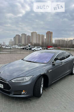 Лифтбек Tesla Model S 2014 в Киеве