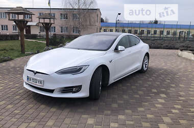 Лифтбек Tesla Model S 2017 в Саврани