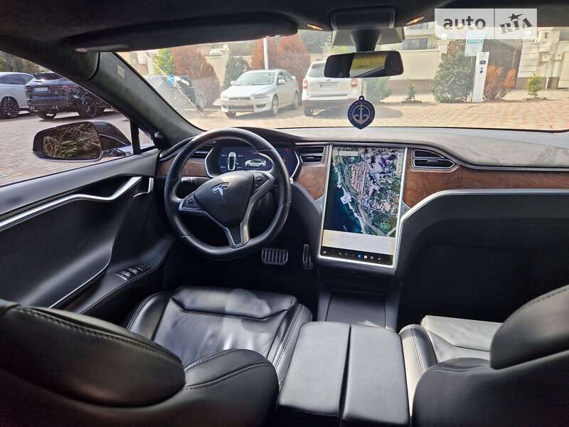 Лифтбек Tesla Model S 2017 в Одессе