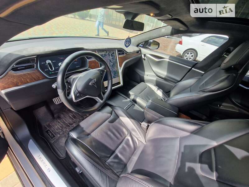 Лифтбек Tesla Model S 2017 в Одессе