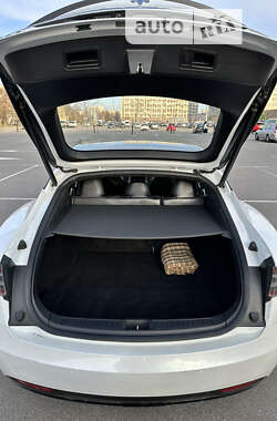 Лифтбек Tesla Model S 2017 в Киеве