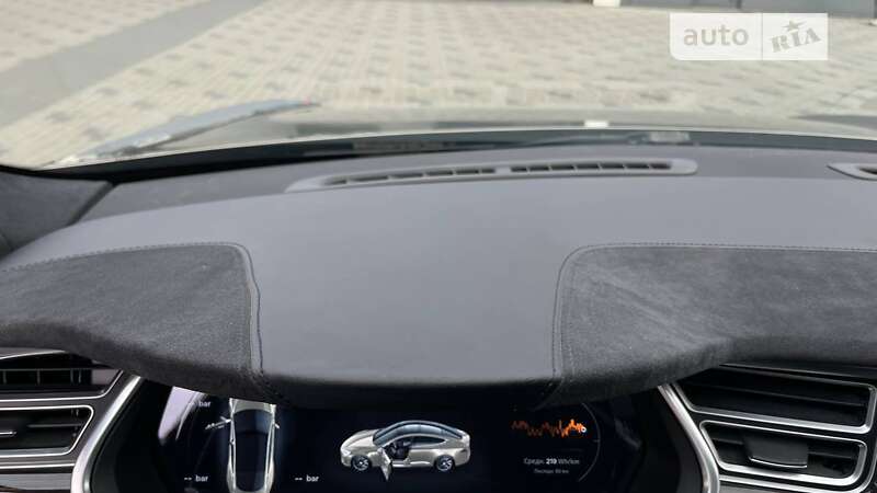 Лифтбек Tesla Model S 2016 в Хусте