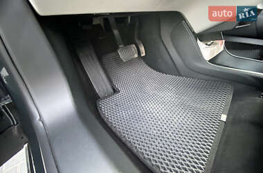 Лифтбек Tesla Model S 2014 в 