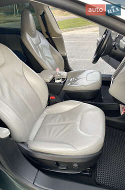 Лифтбек Tesla Model S 2014 в 
